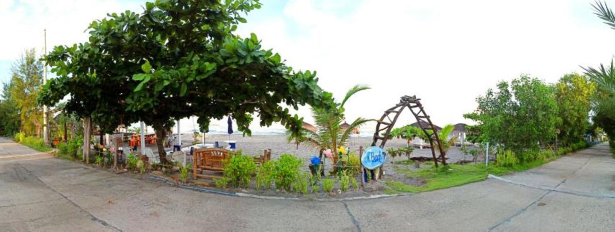 Club Monet Beachfront Resort By Cocotel Cabangan Buitenkant foto
